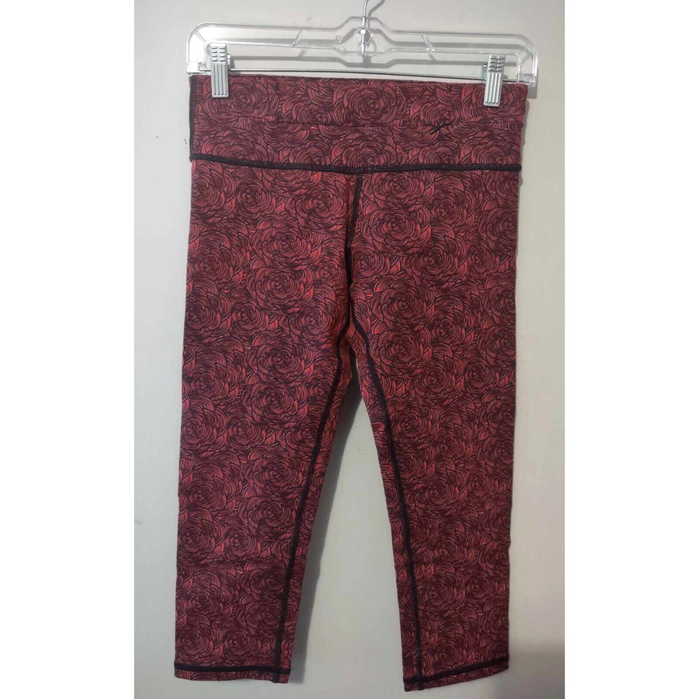 Nancy Rose | Red Floral Active Cropped Leggings Size Small *See Measurements*